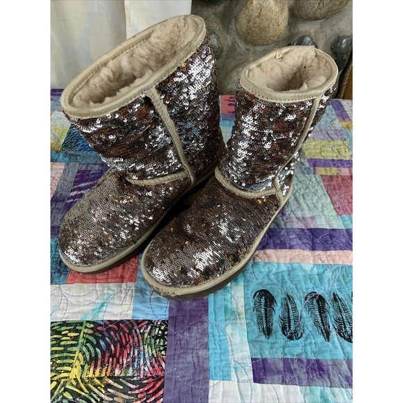 UGG Shoes - Ugg Boots Womens Brown Multicolor Sequin Sheepskin Lining Size 5